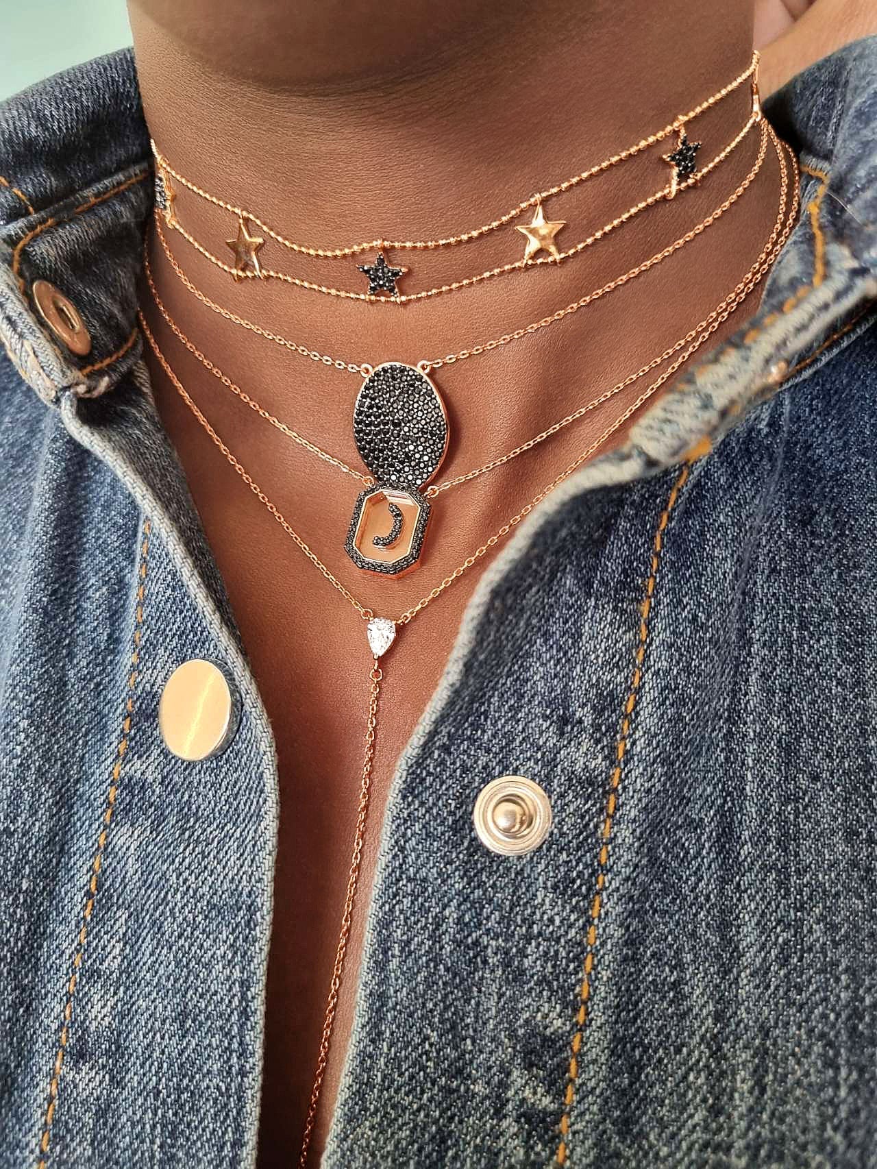 Classy Missy Stars Casual Choker